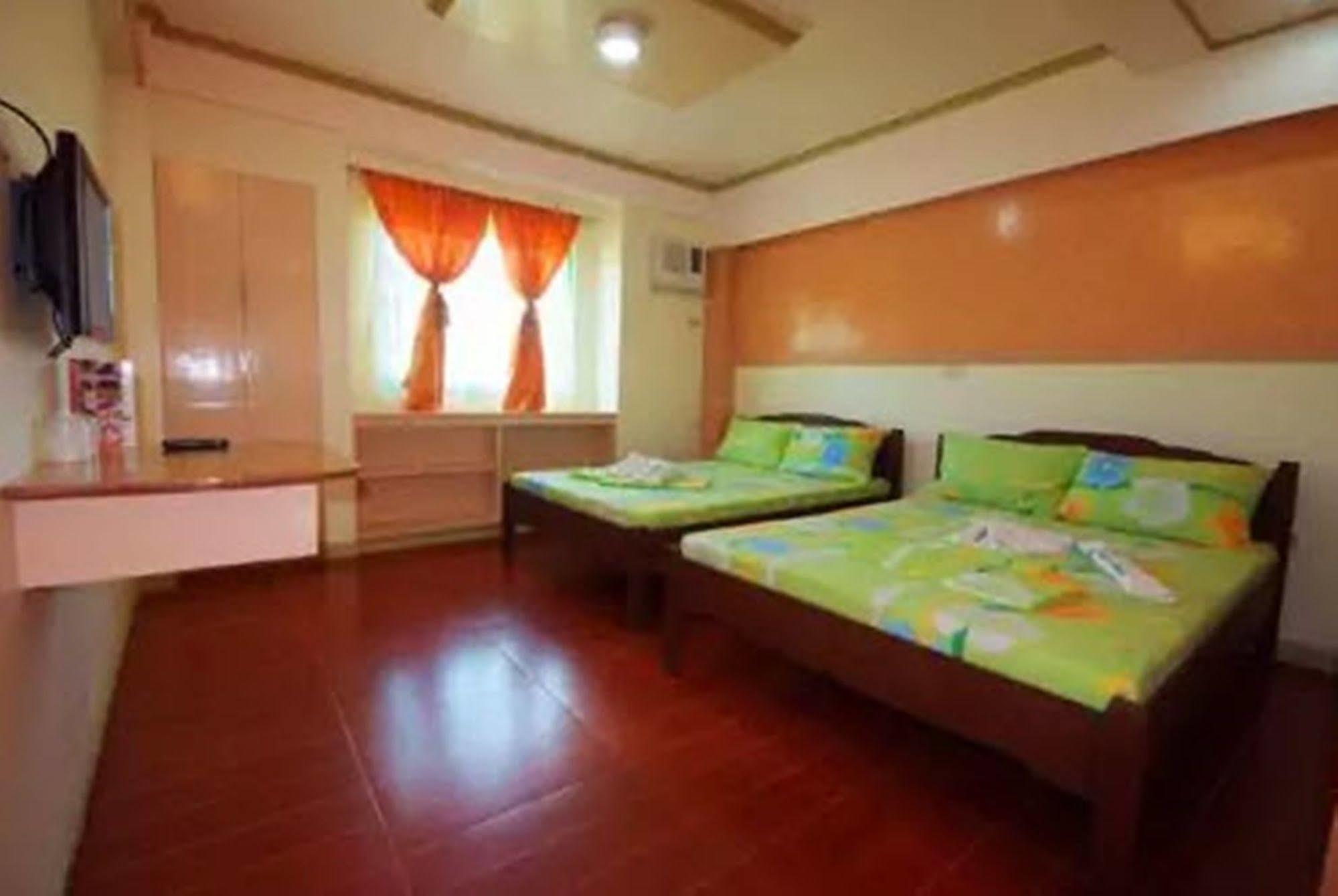 Apartelle De Francesca Puerto Galera Exterior foto