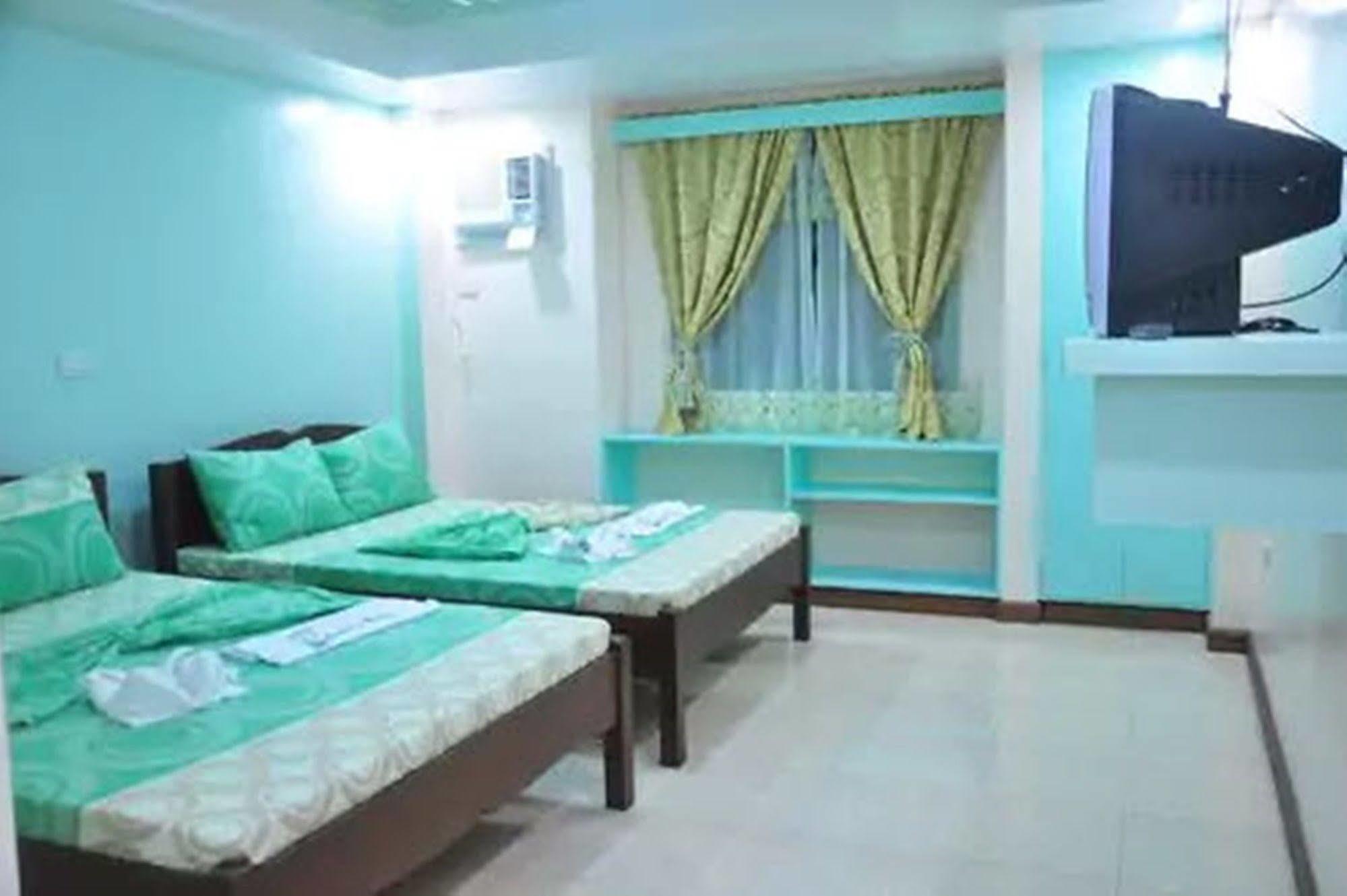 Apartelle De Francesca Puerto Galera Exterior foto